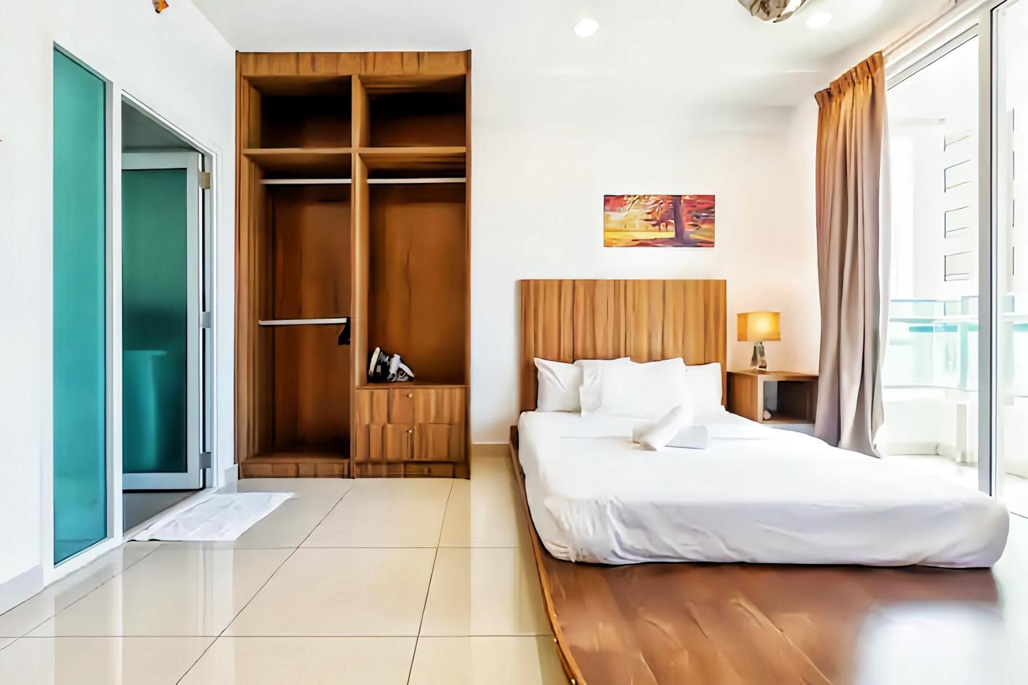 Apartment Mansion One George Town